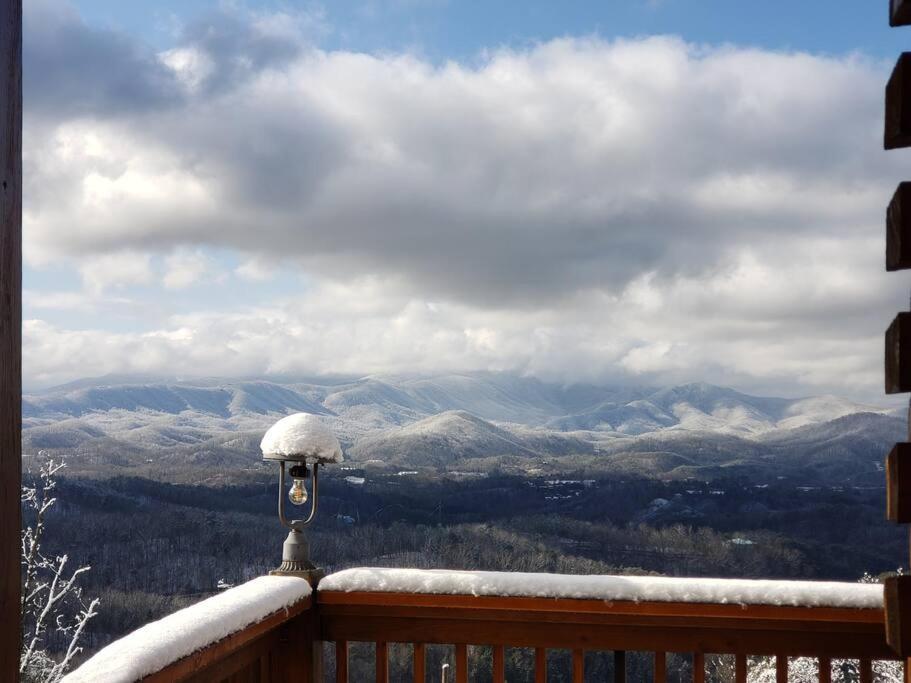 Yogi'S Den: Breathtaking Views! 3 Min To Dollywood, On 1 Acre! Villa Sevierville Bagian luar foto
